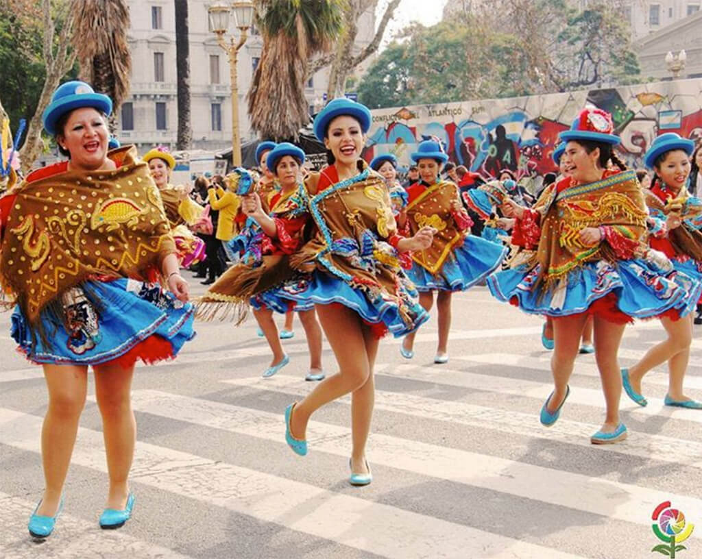 Chicas Bolivian