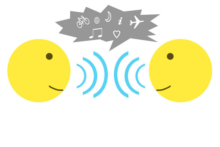 Deux inconnus en train de parler